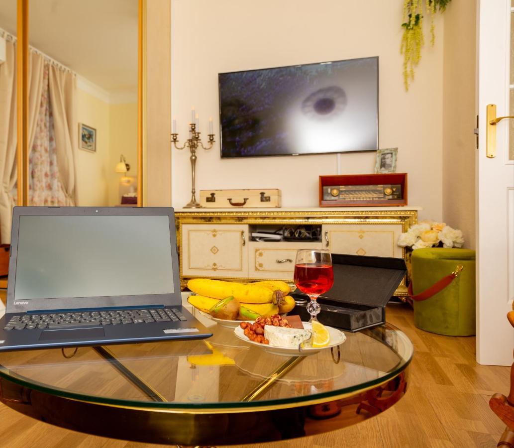 La Boheme - The Magic Of Riga & Free Parking Apartment ภายนอก รูปภาพ