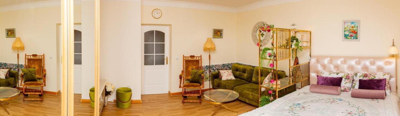 La Boheme - The Magic Of Riga & Free Parking Apartment ภายนอก รูปภาพ